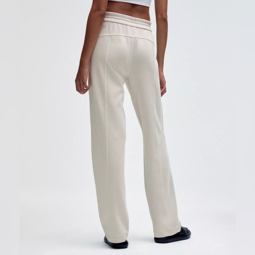 NWOT LULULEMON Softstreme High-Rise Pant- short - Picture 10 of 11